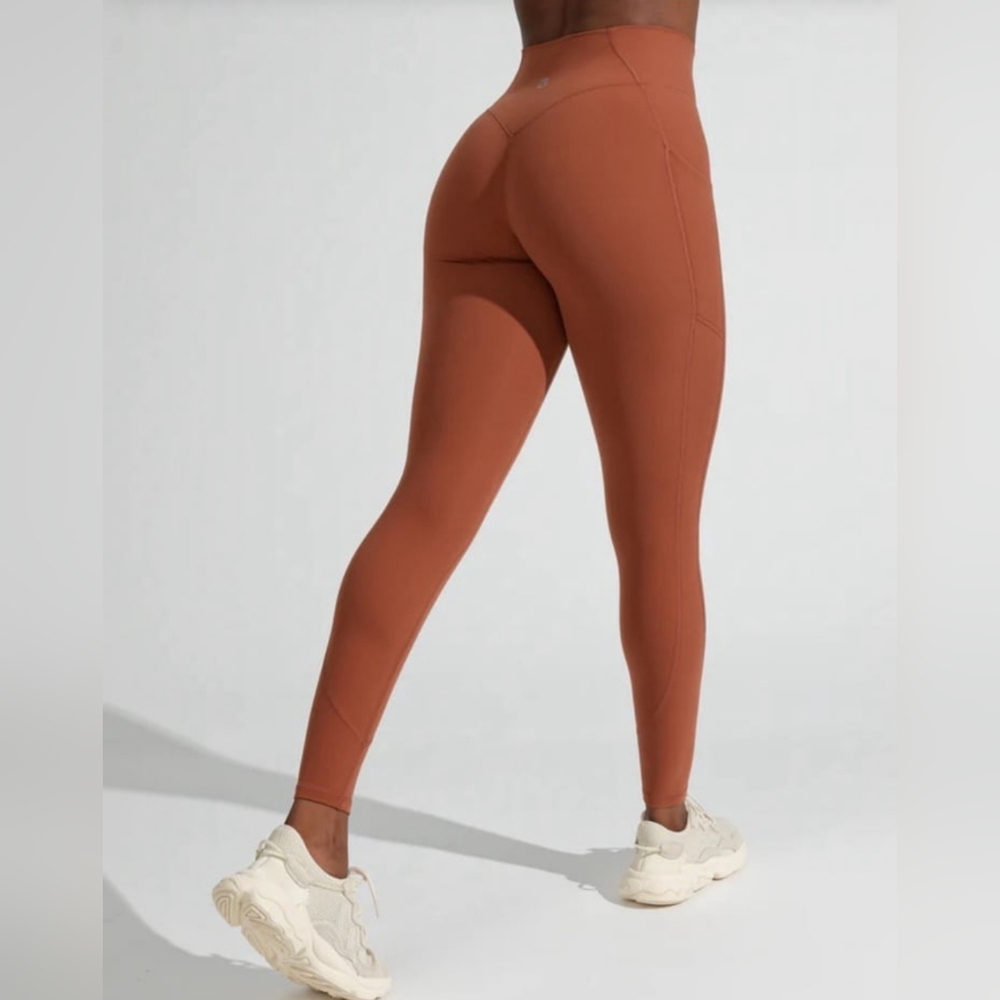 Contour Pocket Legging - Brady Brown